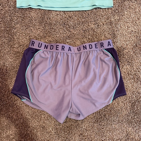 Old Navy Women’s Seamless Top & Under Armour Shorts - Picture 4 of 6